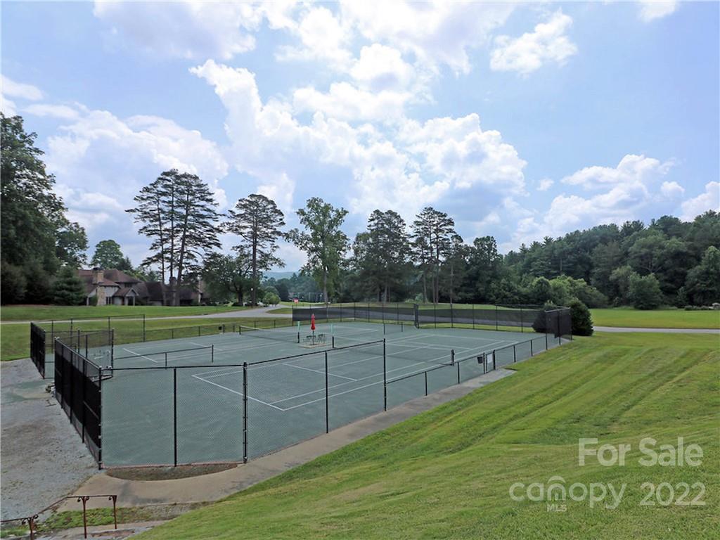 Straus Park - Land