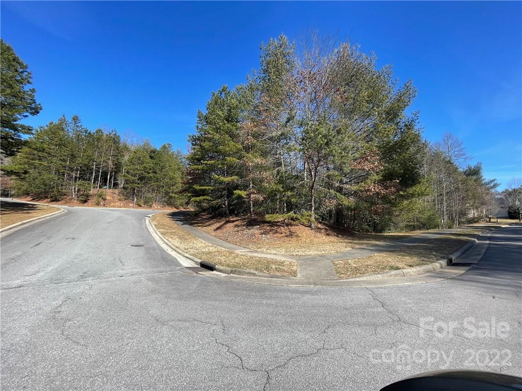 Straus Park - Land