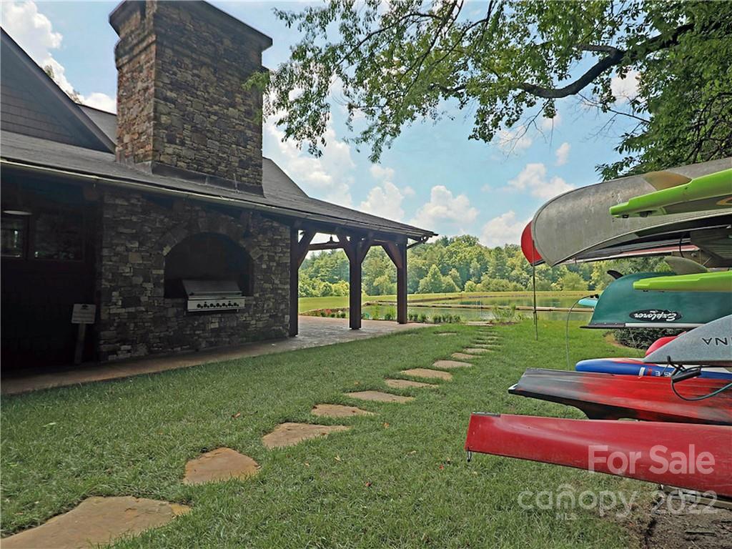 Straus Park - Land