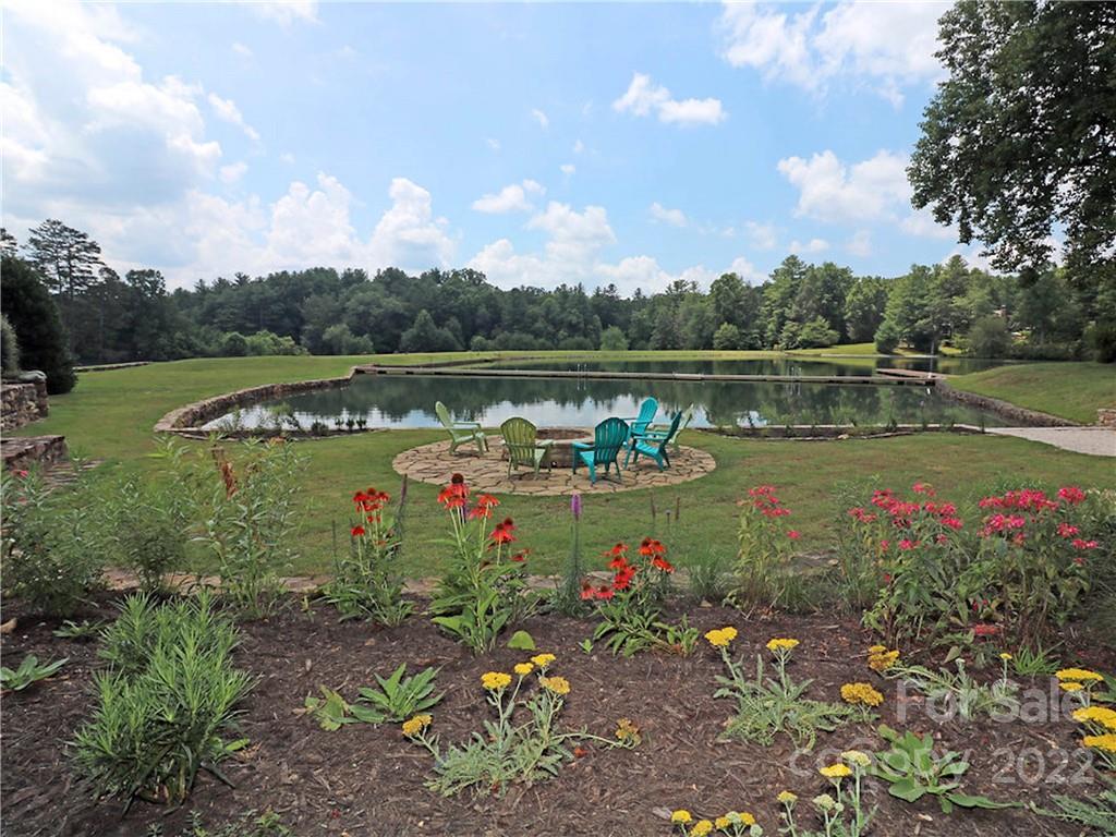 Straus Park - Land