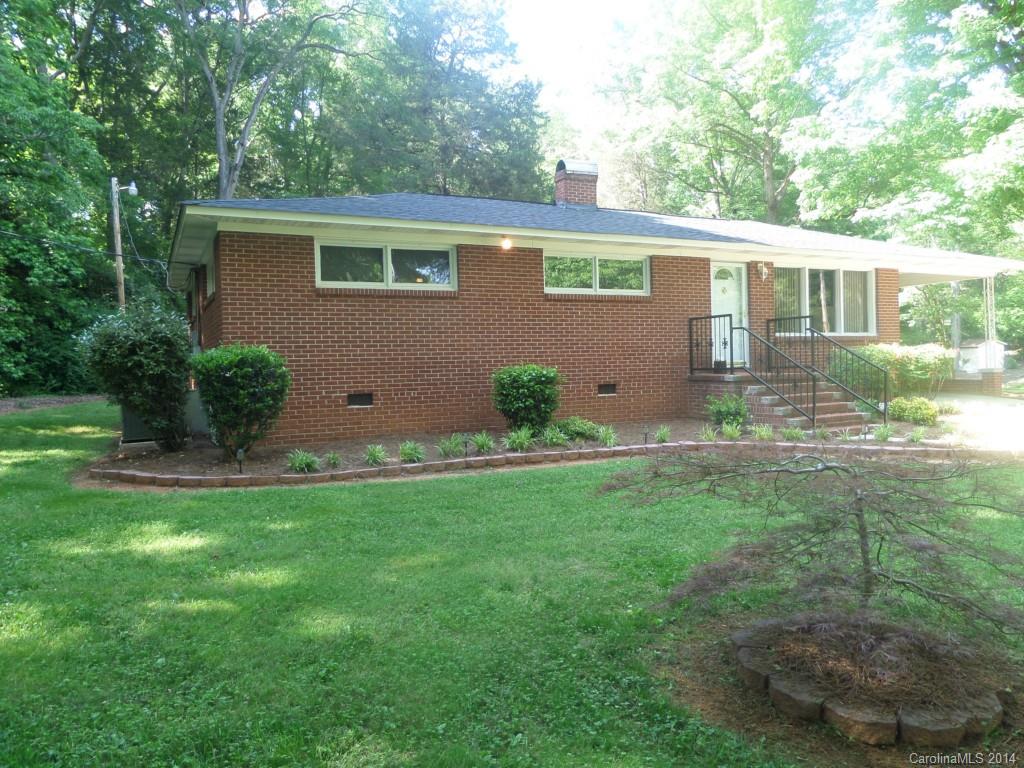 Quiet 1.1 acre Lot in Oakdale Acres. Beautifully landscaped and well manicured. Plenty of mature trees and outdoor space. Beautiful home with newly refinished hardwood floors, new well, big island in kitchen.