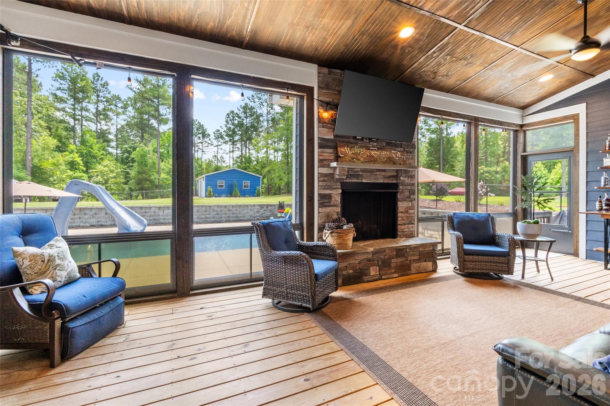 Foster Cove - Residential