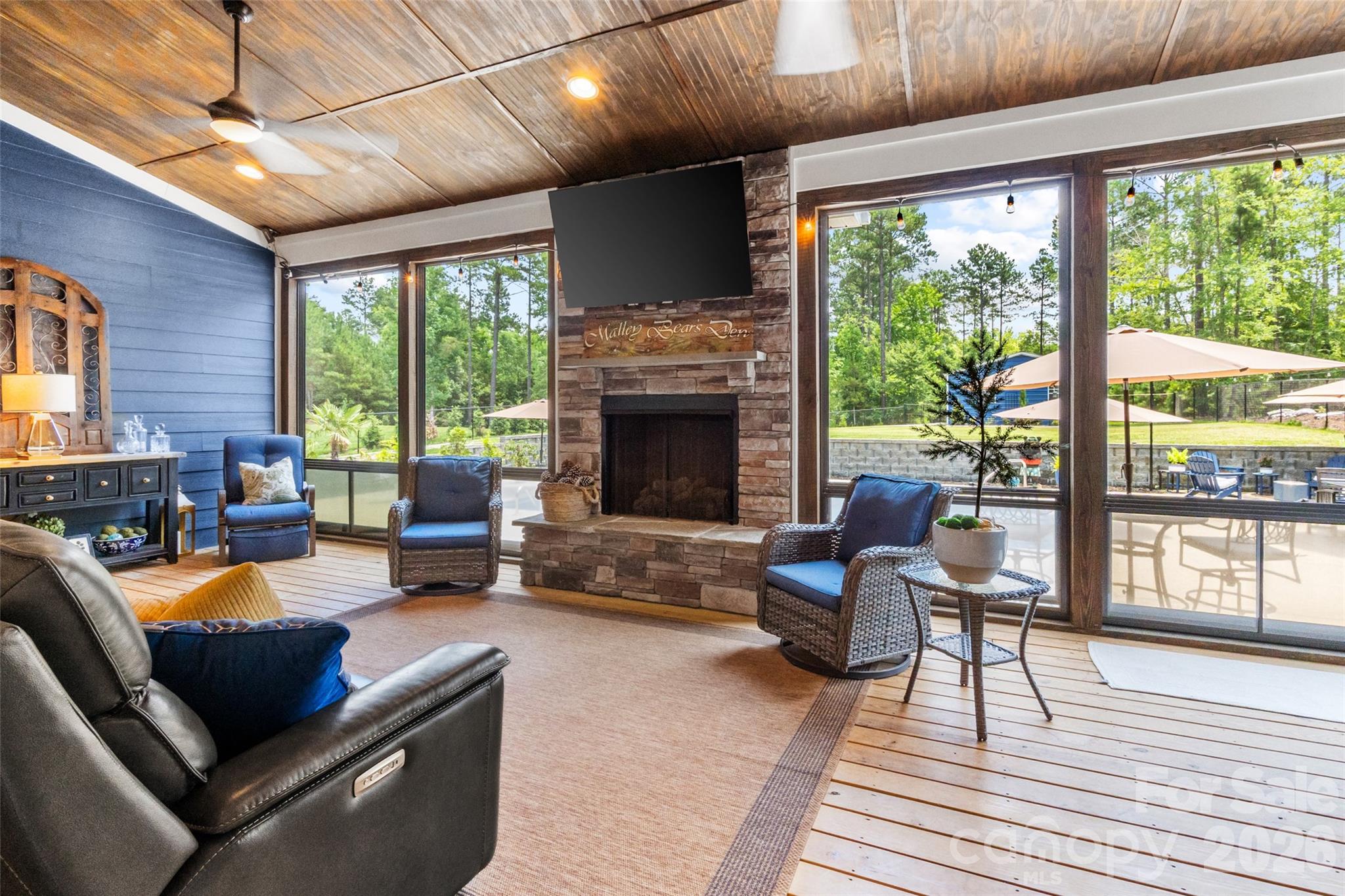 Foster Cove - Residential