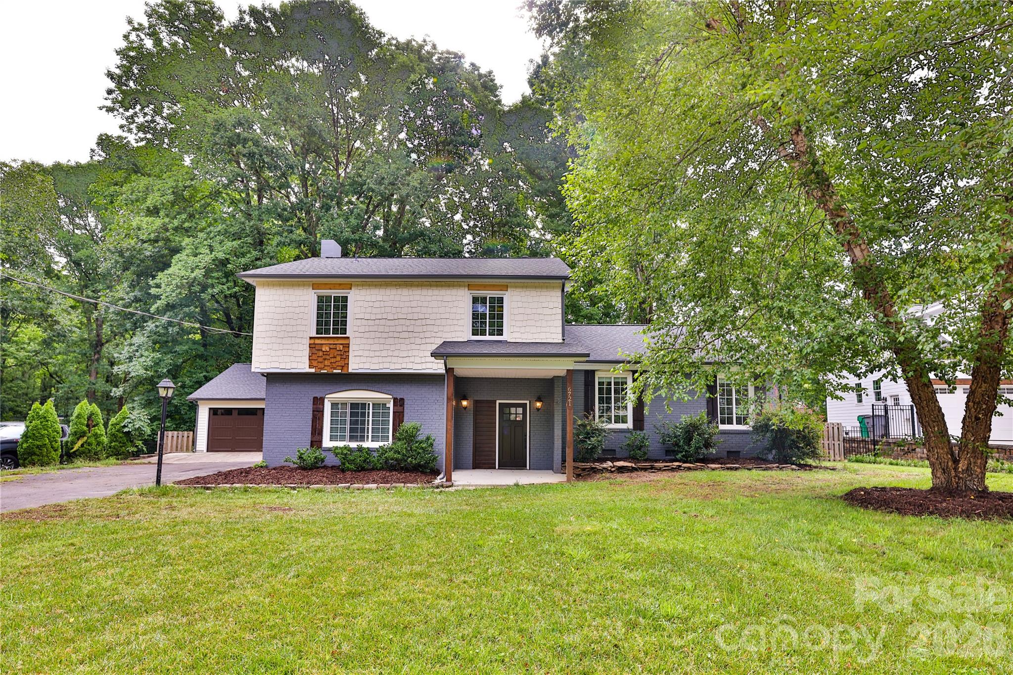 Sought after Olde Providence house. Newly updated and in excellent condition. Open floor plan with master suite on first floor with walk in closet and big bathroom. Double sinks and freestanding shower in master.  Beautiful tile in bathrooms. mud room and laundry.