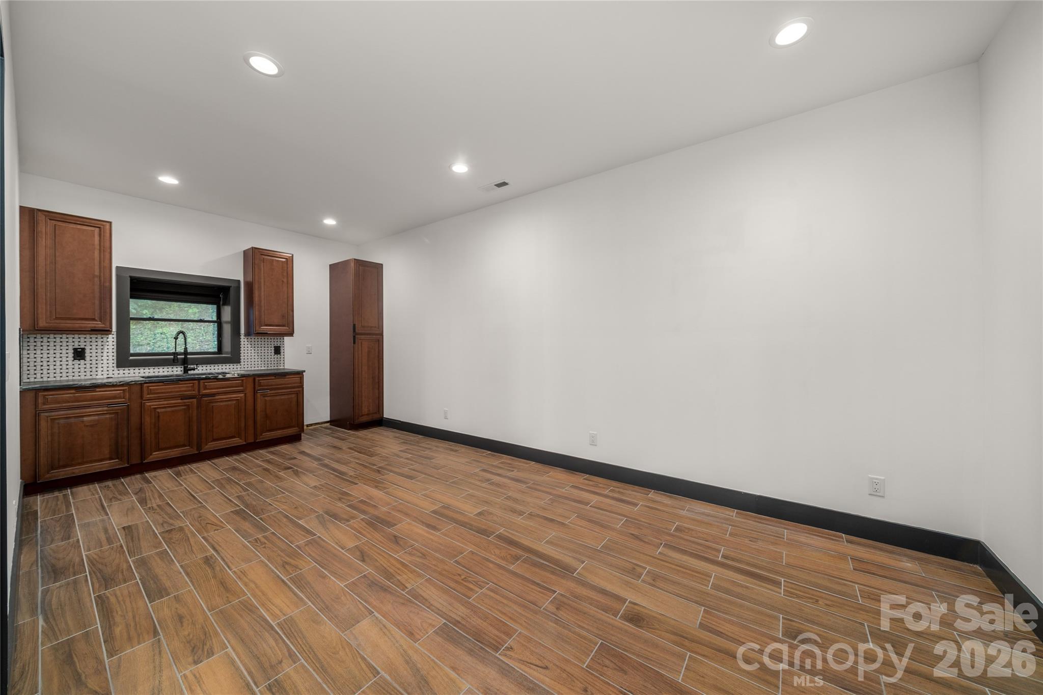 Crest Mountain - Residential