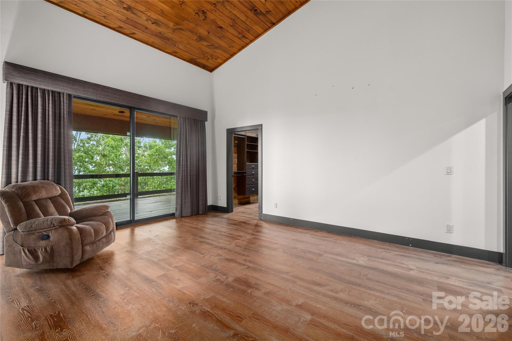 Crest Mountain - Residential