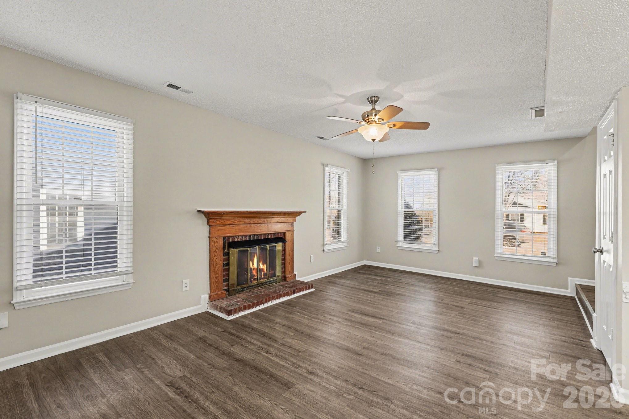 Mcalpine Woods - Residential
