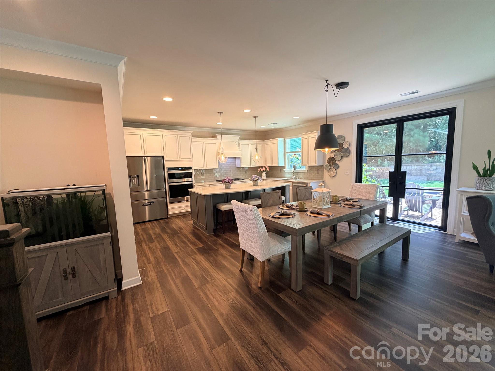Lake Crest - Residential