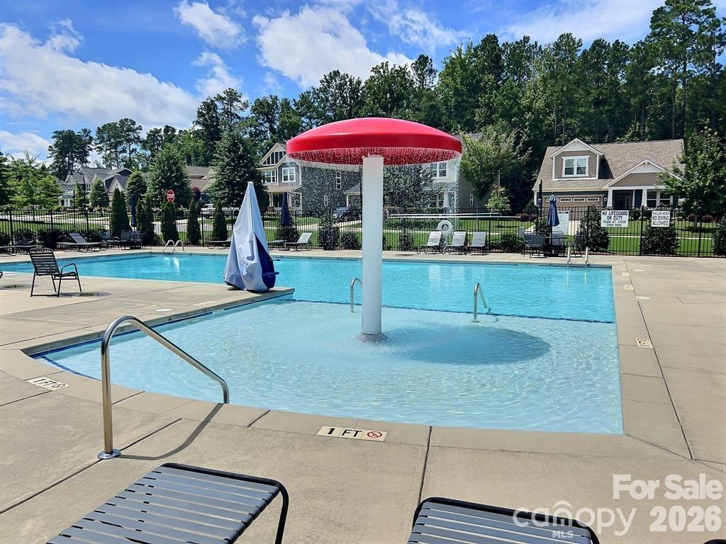 Lake Crest - Residential