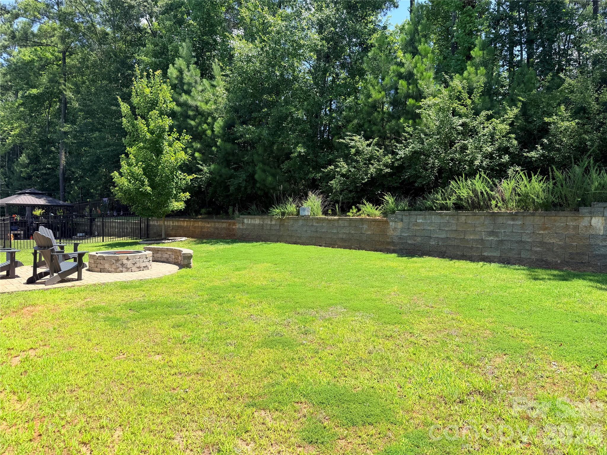 Lake Crest - Residential