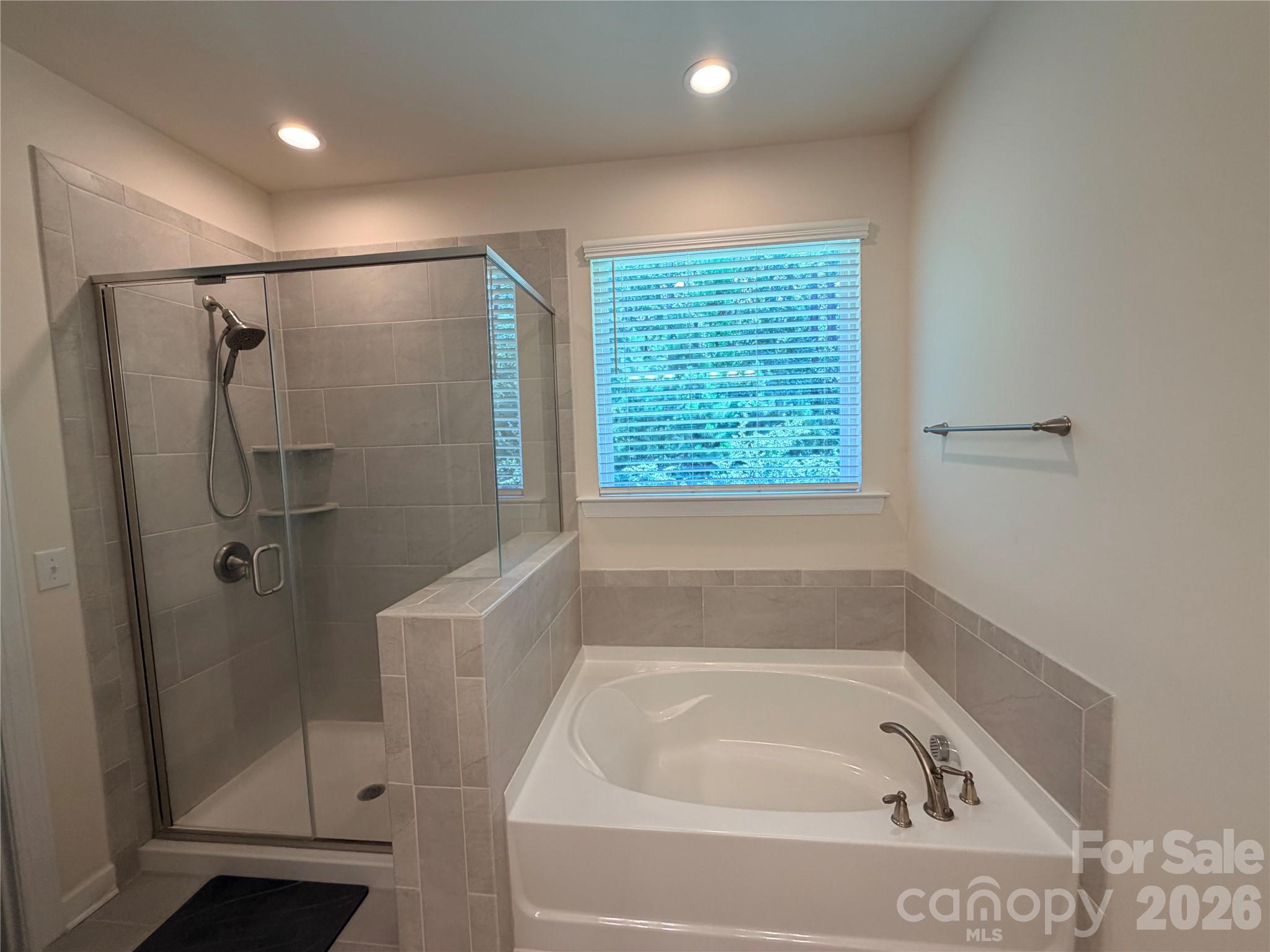 Lake Crest - Residential