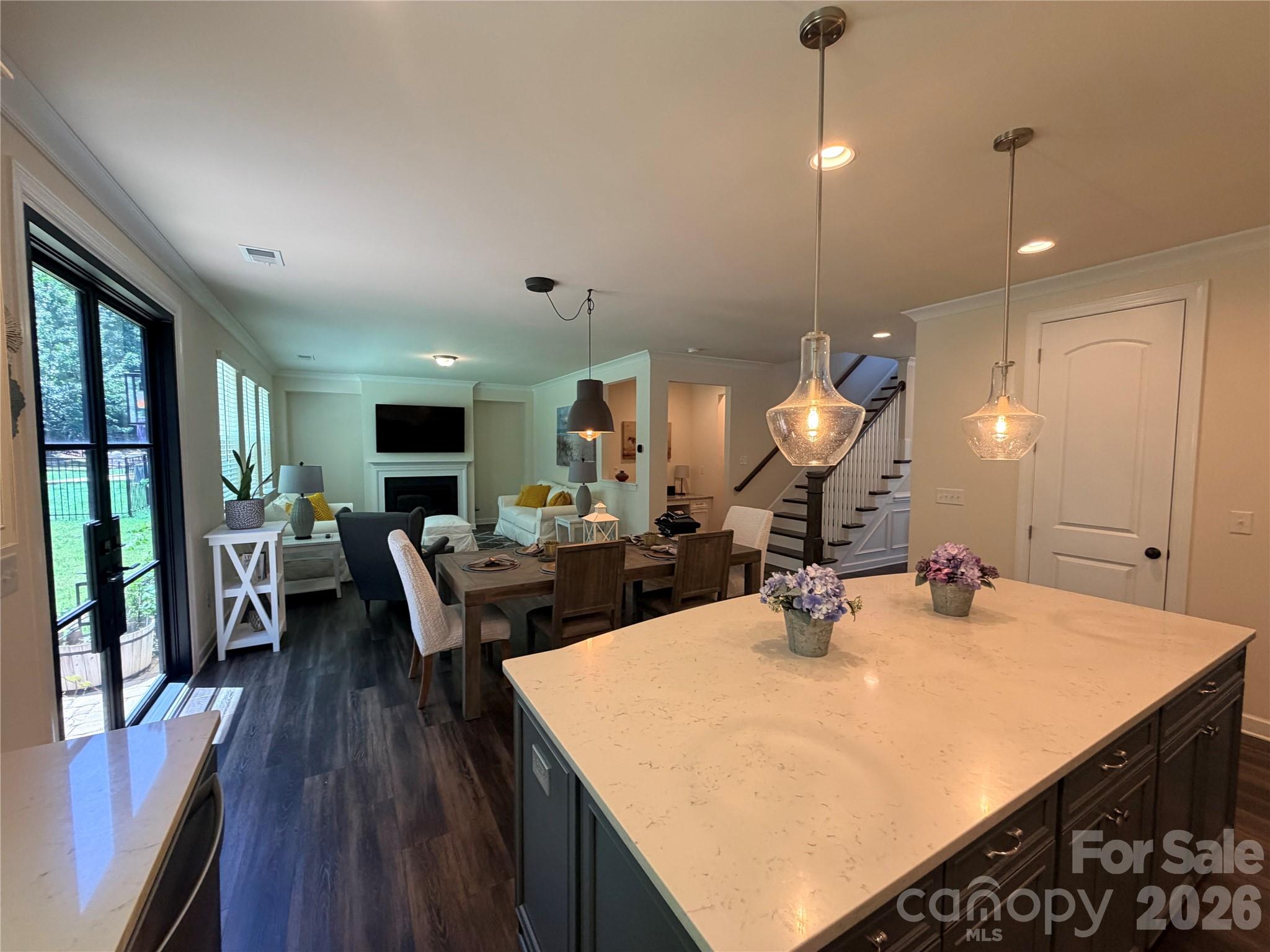Lake Crest - Residential