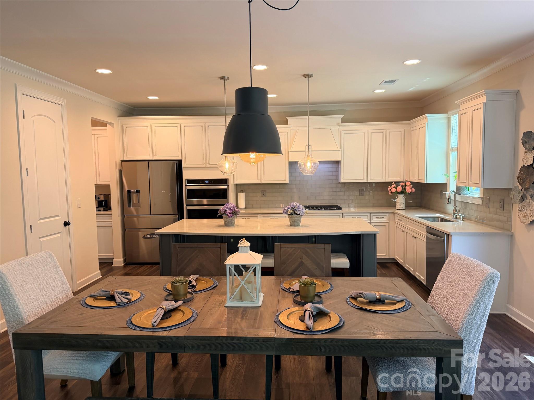 Lake Crest - Residential