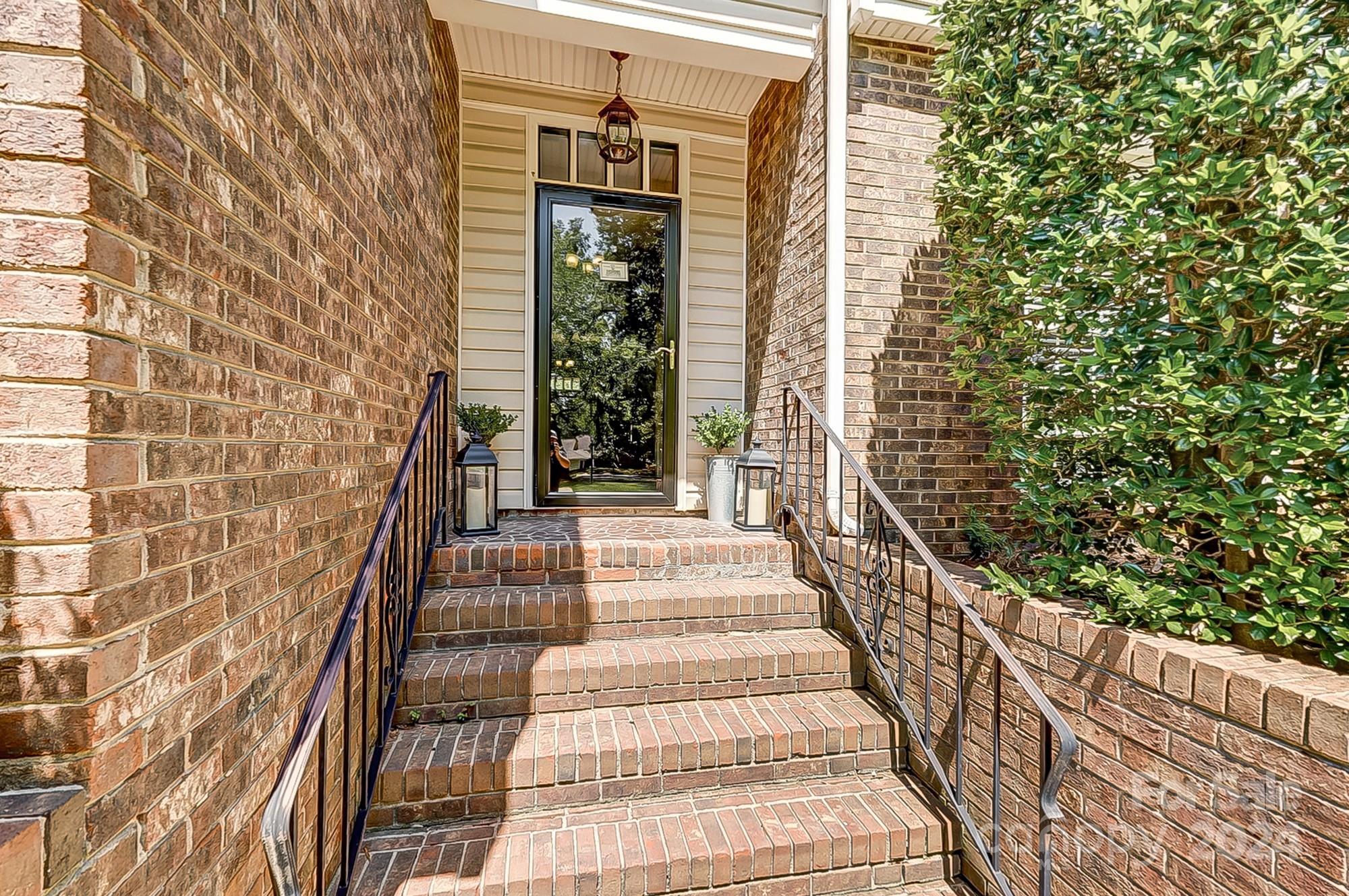 Discover the perfect blend of charm and convenience in this light-filled 2-bedroom, 3-bath condo located in the highly desirable Quail Hollow Estates. The open main floor welcomes you with an abundance of natural light, creating an inviting space for both relaxing and entertaining. Upstairs, two spacious bedrooms each feature en suite baths and large walk-in closets, offering comfort and privacy. Enjoy the best of Charlotte living with this prime location near South Park’s shopping, dining, and entertainment. Nestled within a beautifully landscaped community, you’ll have access to two pools, tennis courts, and a clubhouse—ideal for socializing and recreation. Don’t miss out on this incredible opportunity. Schedule your private tour today and make this charming condo your new home!