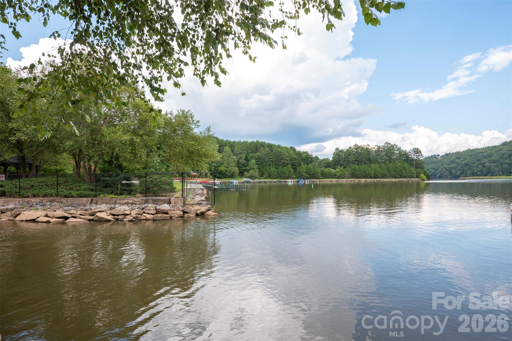 Lake Adger - Land