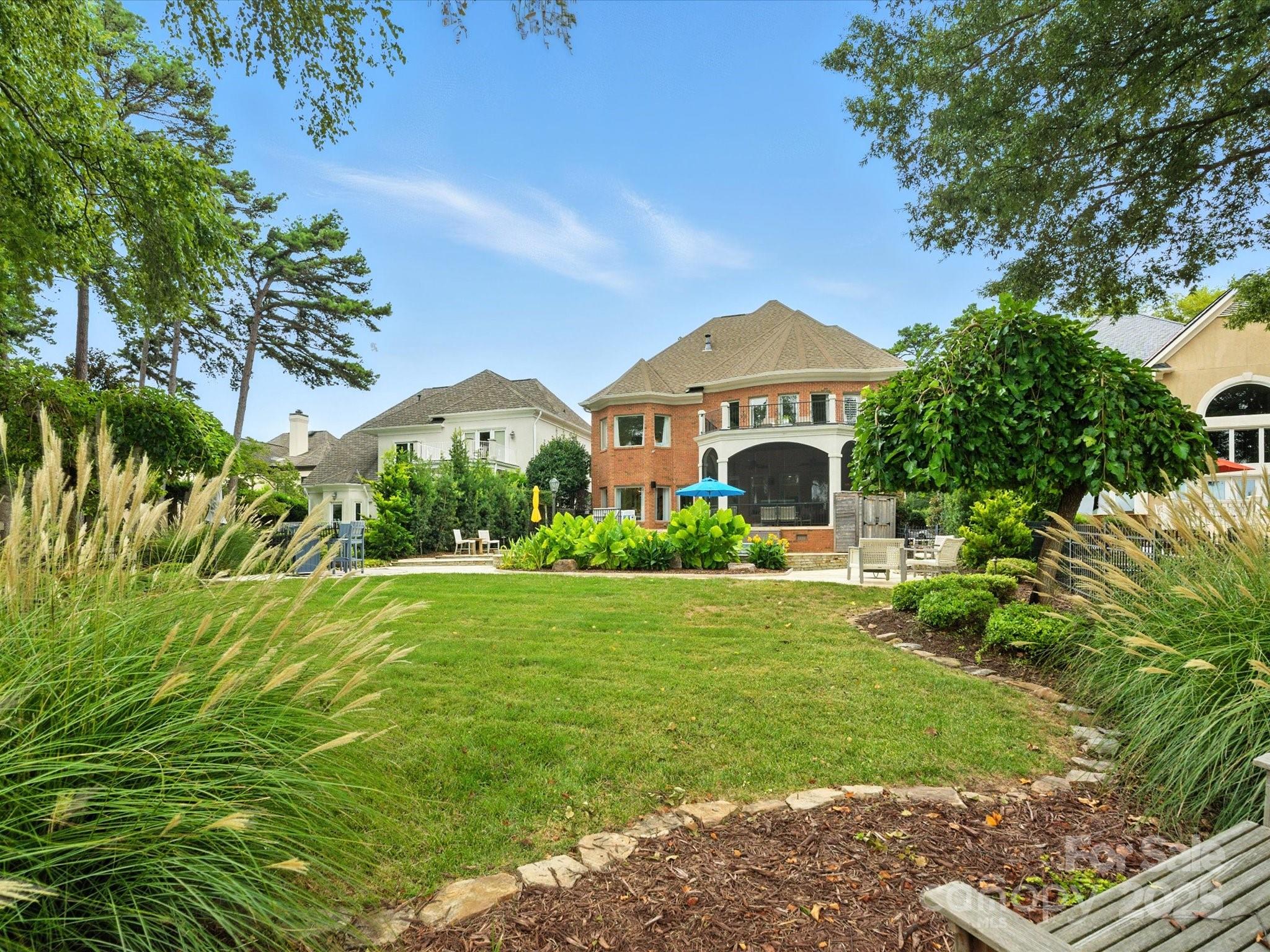 The Peninsula - Residential