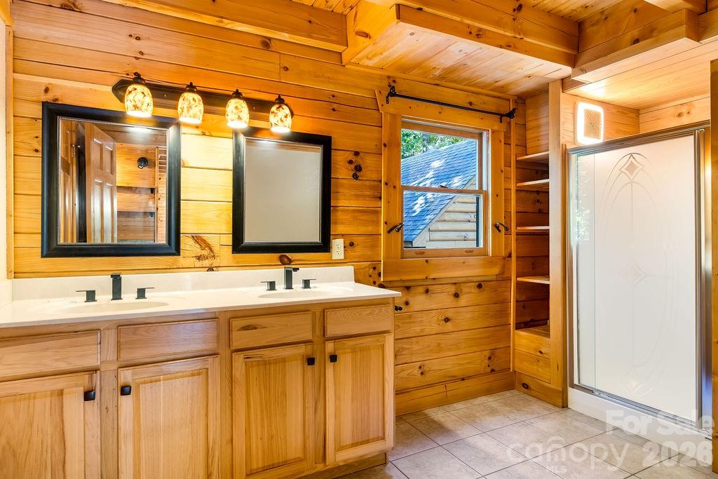 Hidden Lake - Residential