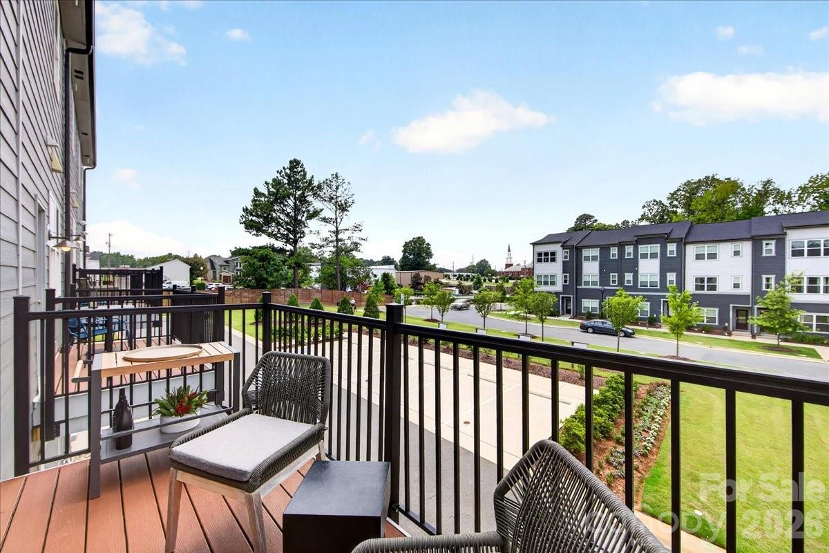 Context at Oakhurst - Residential