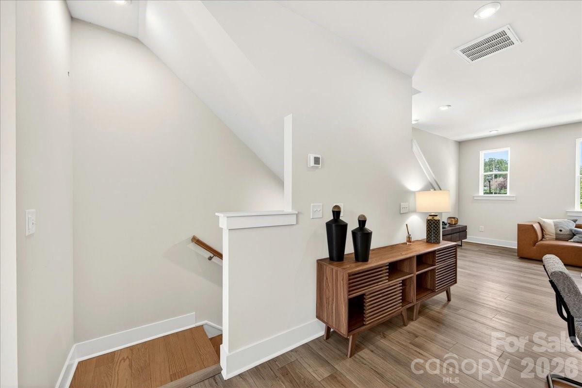 Context at Oakhurst - Residential