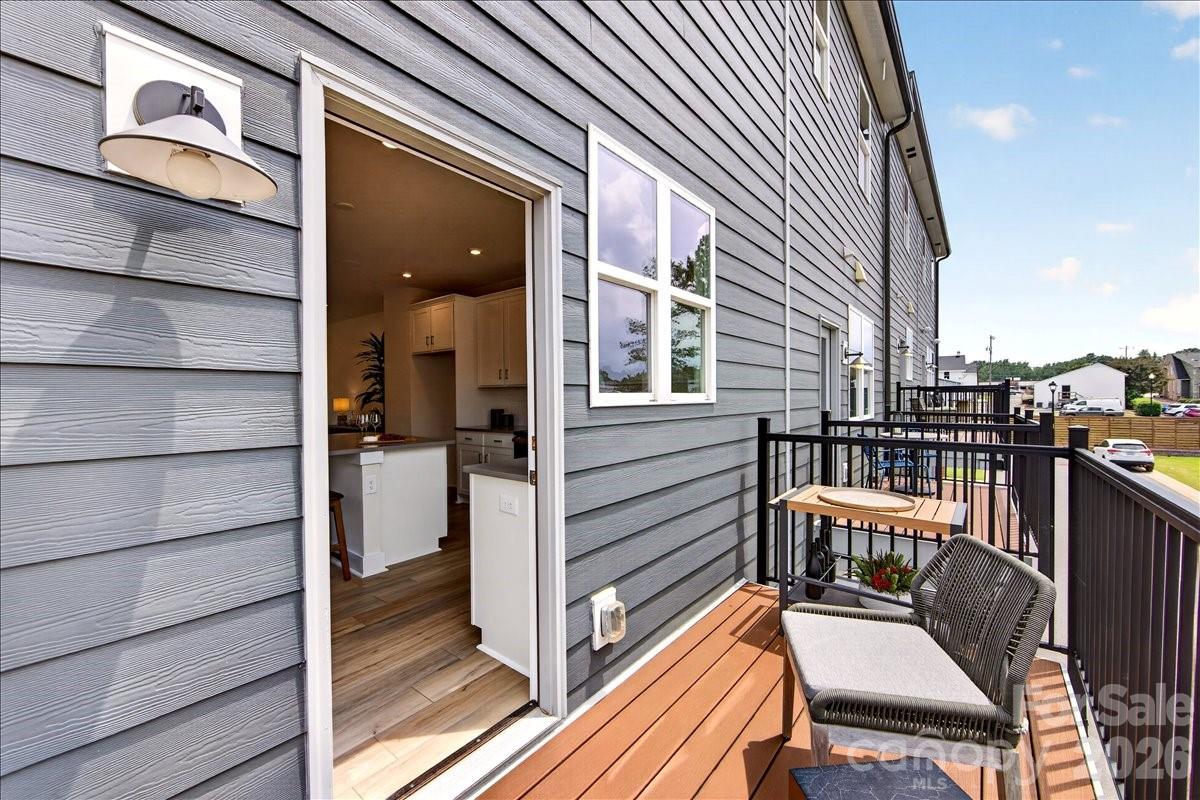 Context at Oakhurst - Residential