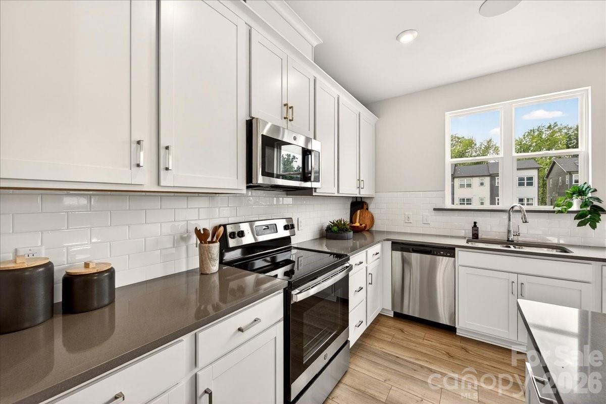 Context at Oakhurst - Residential