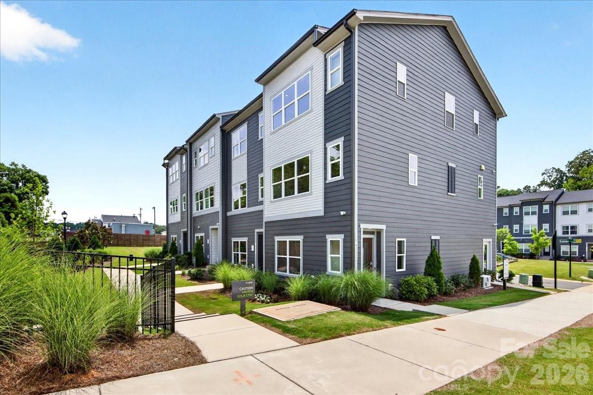 Context at Oakhurst - Residential