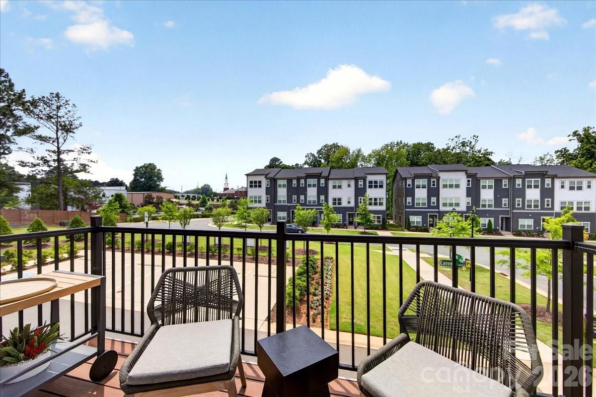 Context at Oakhurst - Residential