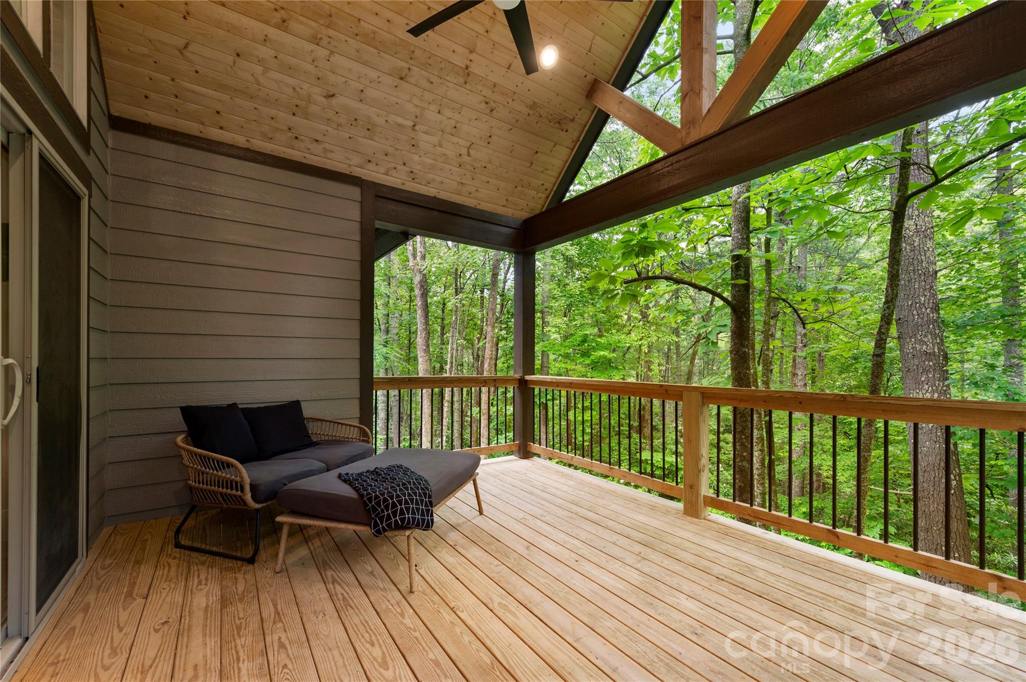 Pinnacle Falls - Residential