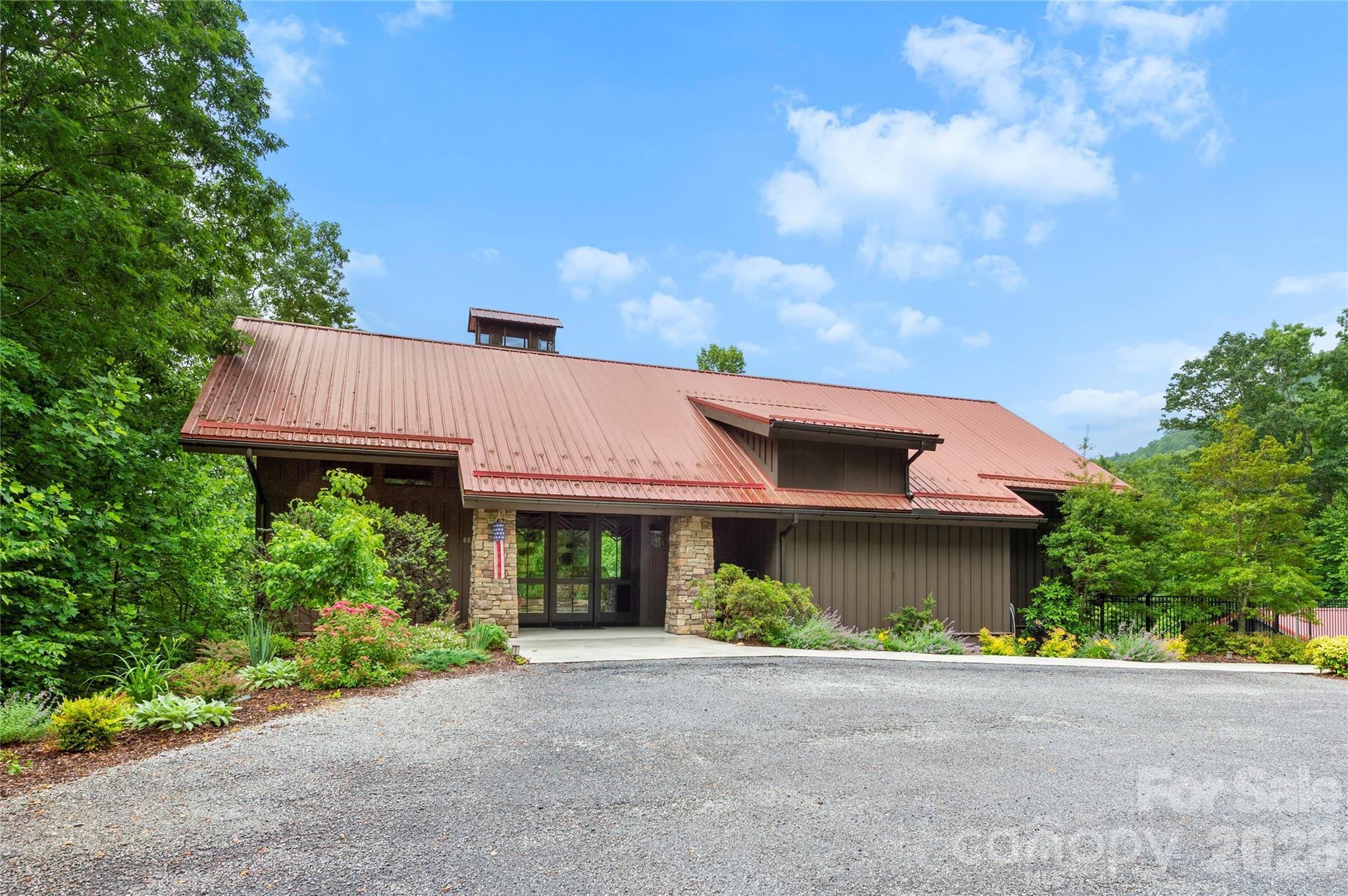 Pinnacle Falls - Residential