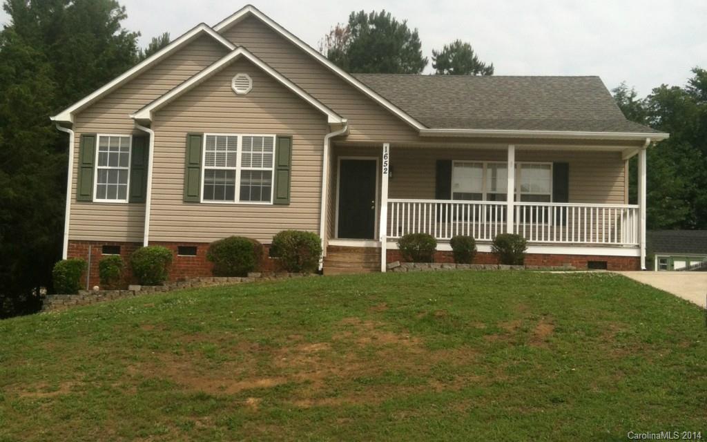 Just adorable! 3 bedroom 2 bath home located in the heart of Taylor Oaks Subdivision.  This beauty is freshly painted with neutral colors and features new carpet and vinyl throughout along with new appliances in the kitchen!  A deck is located off the kitchen to enjoy on those cool southern evenings!  Hurry!  This won't last long!  This is a Fannie Mae property and is eligible for Fannie Mae Mortgage and Fannie Mae Renovation Financing.