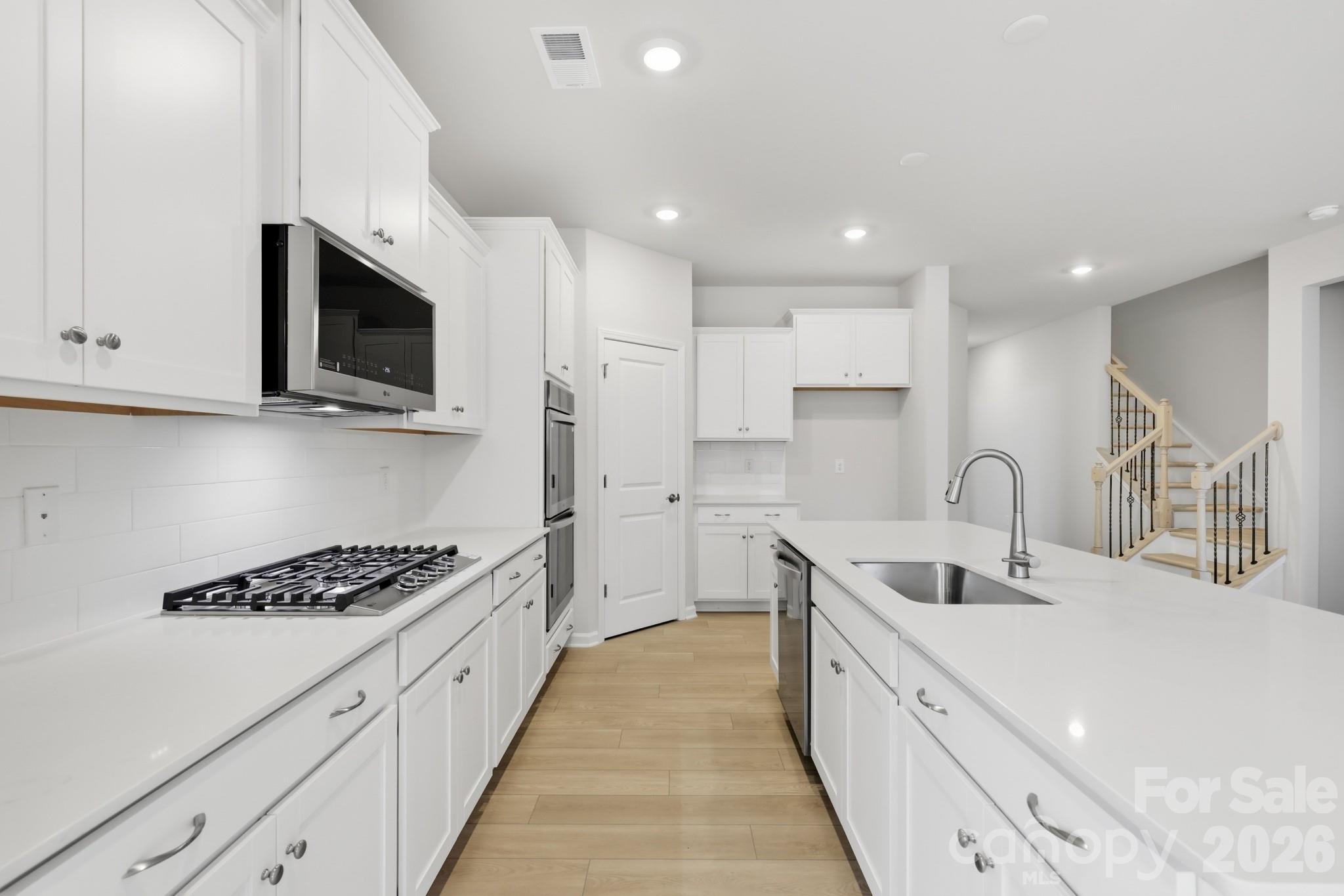 Roselyn - Residential