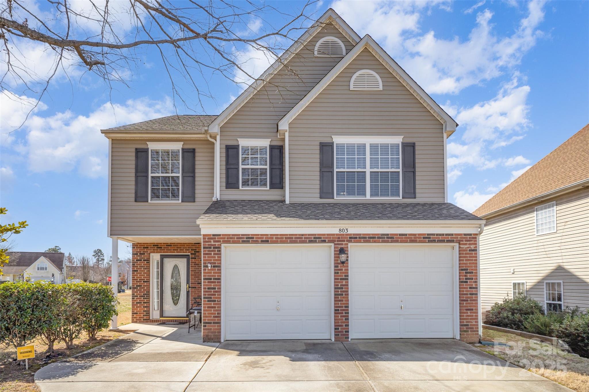 Welcome to this beautiful 3-bedroom, 2.5-bathroom home on a lovely corner lot. With an open floor plan and hardwood floors throughout the main level, it’s both inviting and functional. You’ll love the plantation shutters, cozy gas fireplace, and the kitchen with stainless steel appliances and a breakfast bar perfect for casual meals or entertaining. Upstairs, you'll find a loft area, and the primary suite with a spacious walk-in closet. Plus, this home has a new HVAC (2023) and a new roof (2020) for peace of mind.