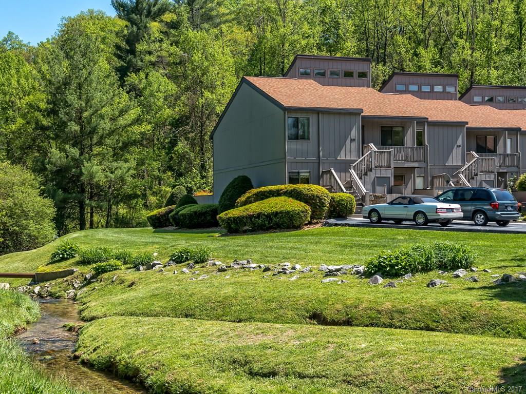 Lakemoor Village - Residential