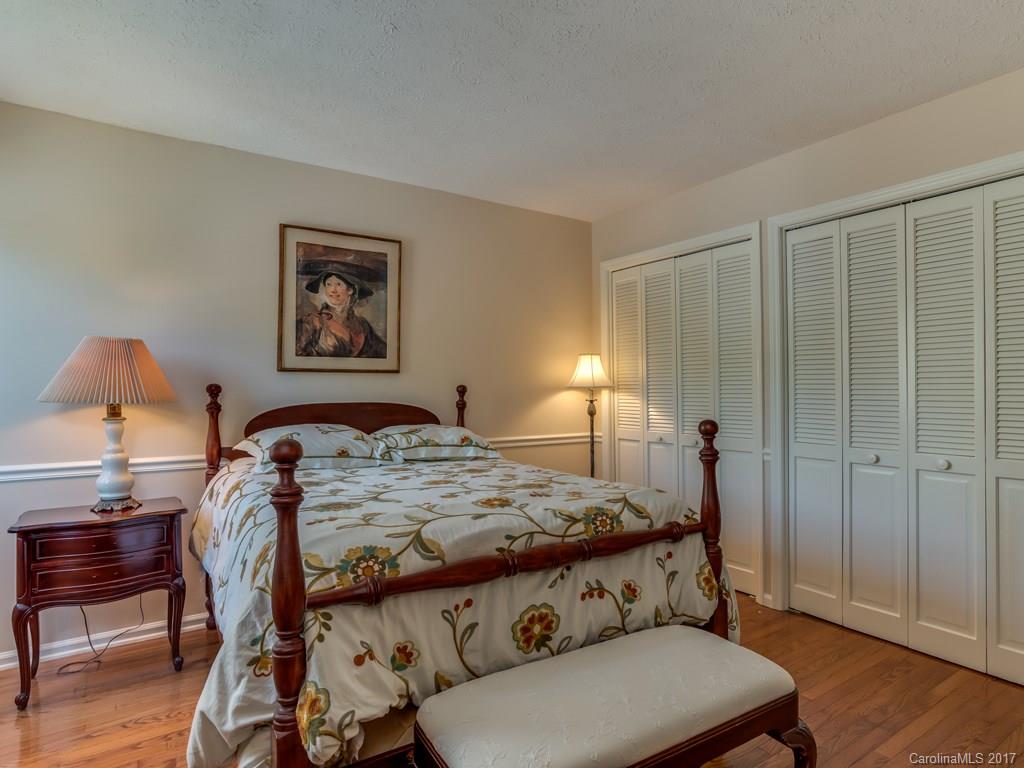 Lakemoor Village - Residential