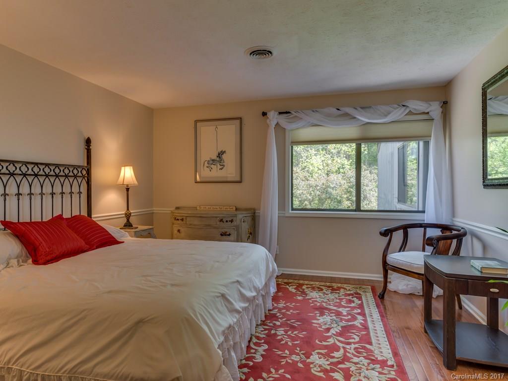 Lakemoor Village - Residential