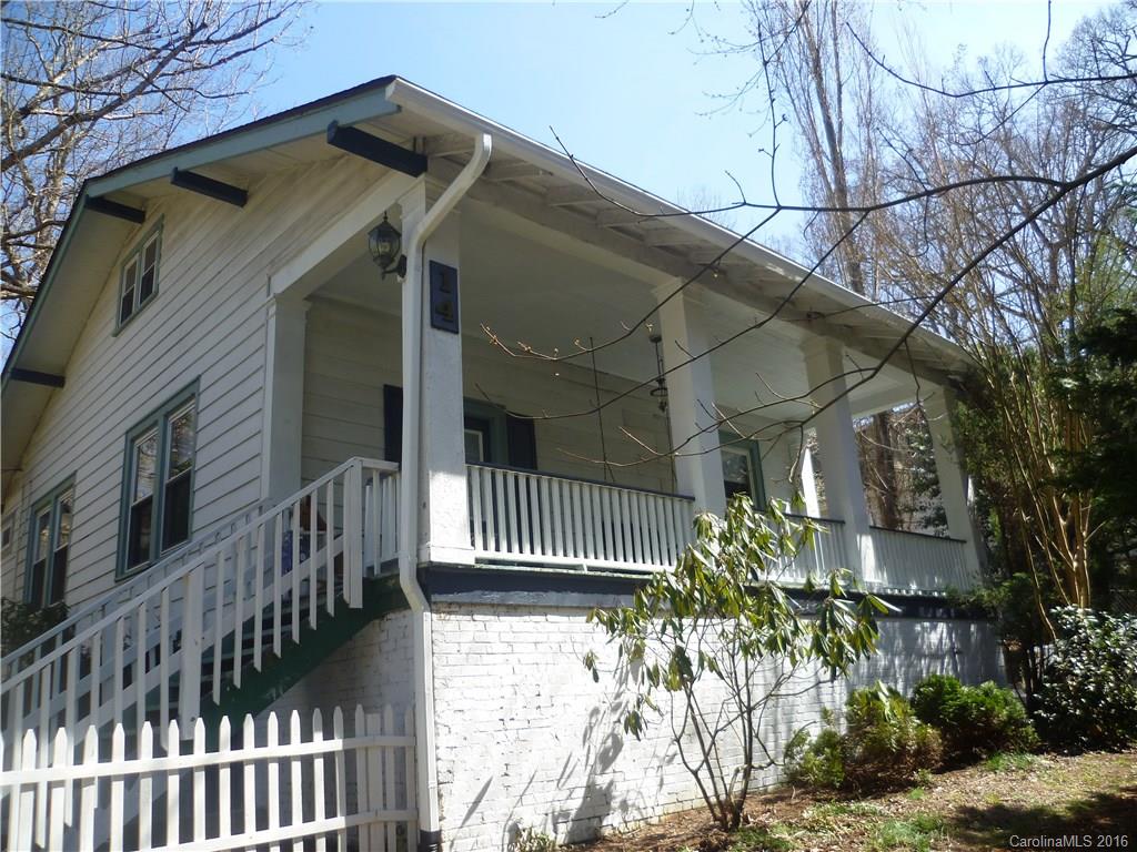 Classic / Historic Sayles Village cottage w/ the cozy original features mingling w/modern & artistic updates.  Just east of downtown &  walking distance to  Whole Foods. Ten foot ceilings, covered front porch, heart  pine wood floors & retro kitchen compliment the modern laundry room, updated bathrooms w/ claw foot tub, extended kitchen & full attic renovation that adds a large 3rd bedroom w/ private bath. Enjoy the  outdoors on the  covered  porch or out back on the deck & patio w/ waterfall.