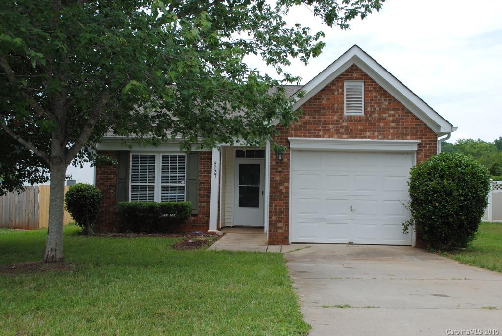 Spacious 3 bedroom 2 bath ranch in Turtle Rock!  Vaulted ceilings, and open great room. Master bedroom with private bath and walk-in-closet.