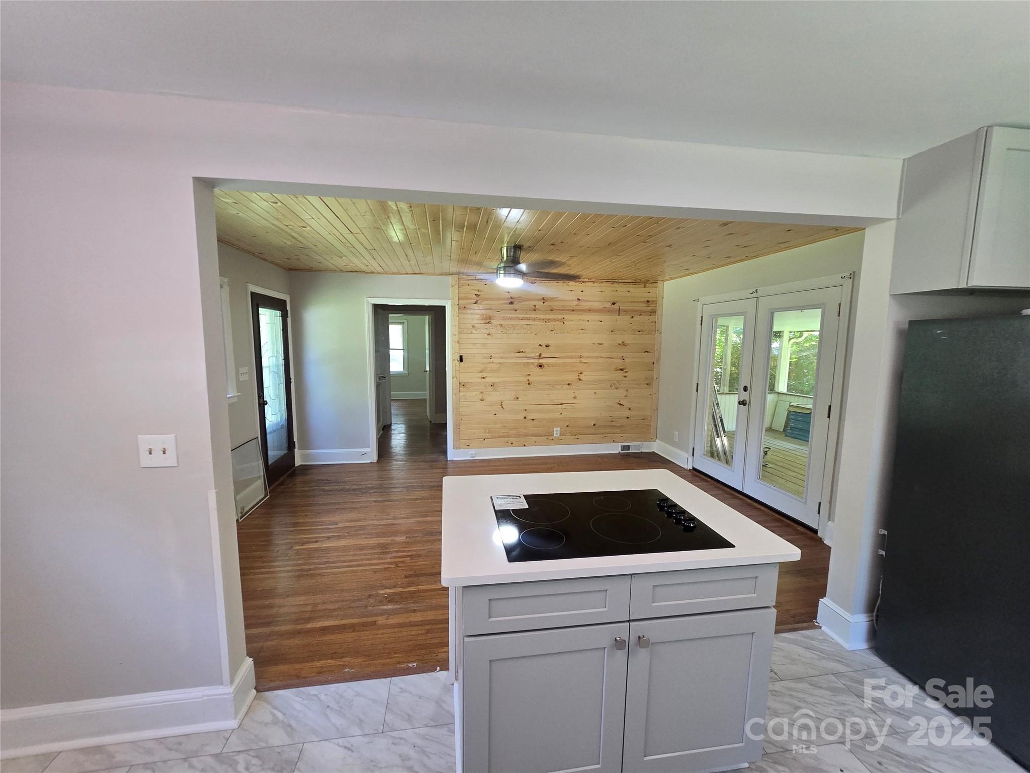 Country Club - Residential