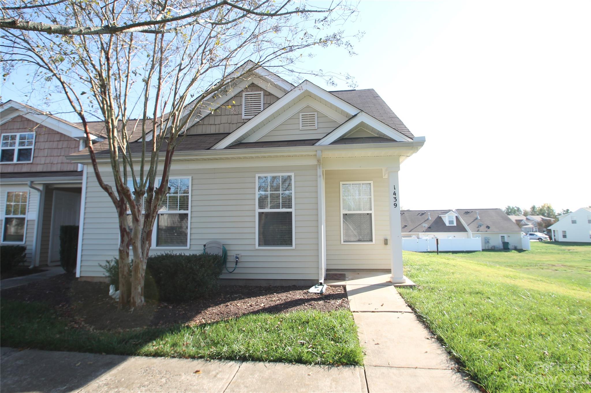 Cute Townhome Located in Brookchase Subdivision in Indian Land, SC off of Hwy 521, Very Close to the Ballantyne/Charlotte Area and Pineville Area. Close to Lots of Local Shopping and Restaurants. 3 Bedrooms (Master on 2nd Level), 2 Bathrooms, Living Room & Dining Room Area, Kitchen with Range, Refrigerator, Dishwasher & Microwave. Laundry Room with Washer and Dryer. Patio.
No Smoking/No Vaping. Maximum Occupants 4. Call Owner for All Pet Permission. Home is currently occupied, with no showings permissible until vacant and turn over work completion. Now accepting applications. Approximate availability date is 10/6/2023. (This date not guaranteed and subject to change.)