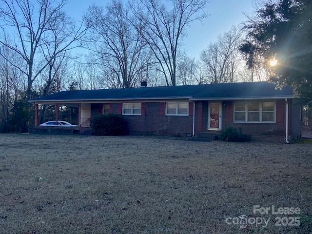 Owner is Licensed SC Realtor.  The address is actually 1721 University Park Drive, Lancaster, SC 29720

No prior evictions or rule to vacate. Must provide landlord reference and proof of income. Credit, background check required. Absolutely NO PETS!