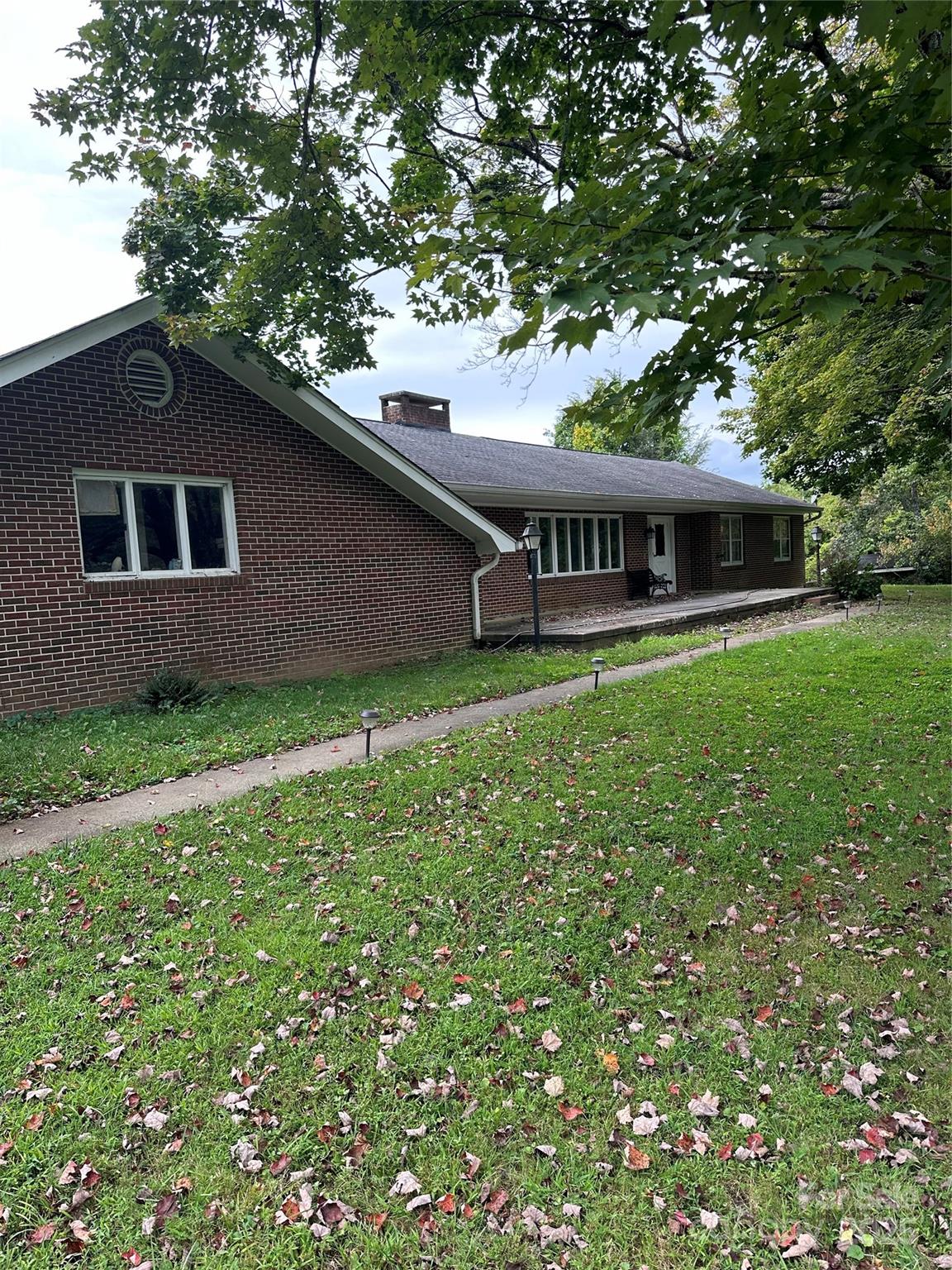 This property includes large brick home with pool, modular home, and 16.44 acres for your privacy or future development. The brick home has over 3000 sq ft on one level with 4BRs and 3 BAs. Sitting room off of the master.
Large basement for extra storage. Also 1200 sq ft modular home. Also included is a 1.88 acre lot on Allenwood Circle ( 9599187065).