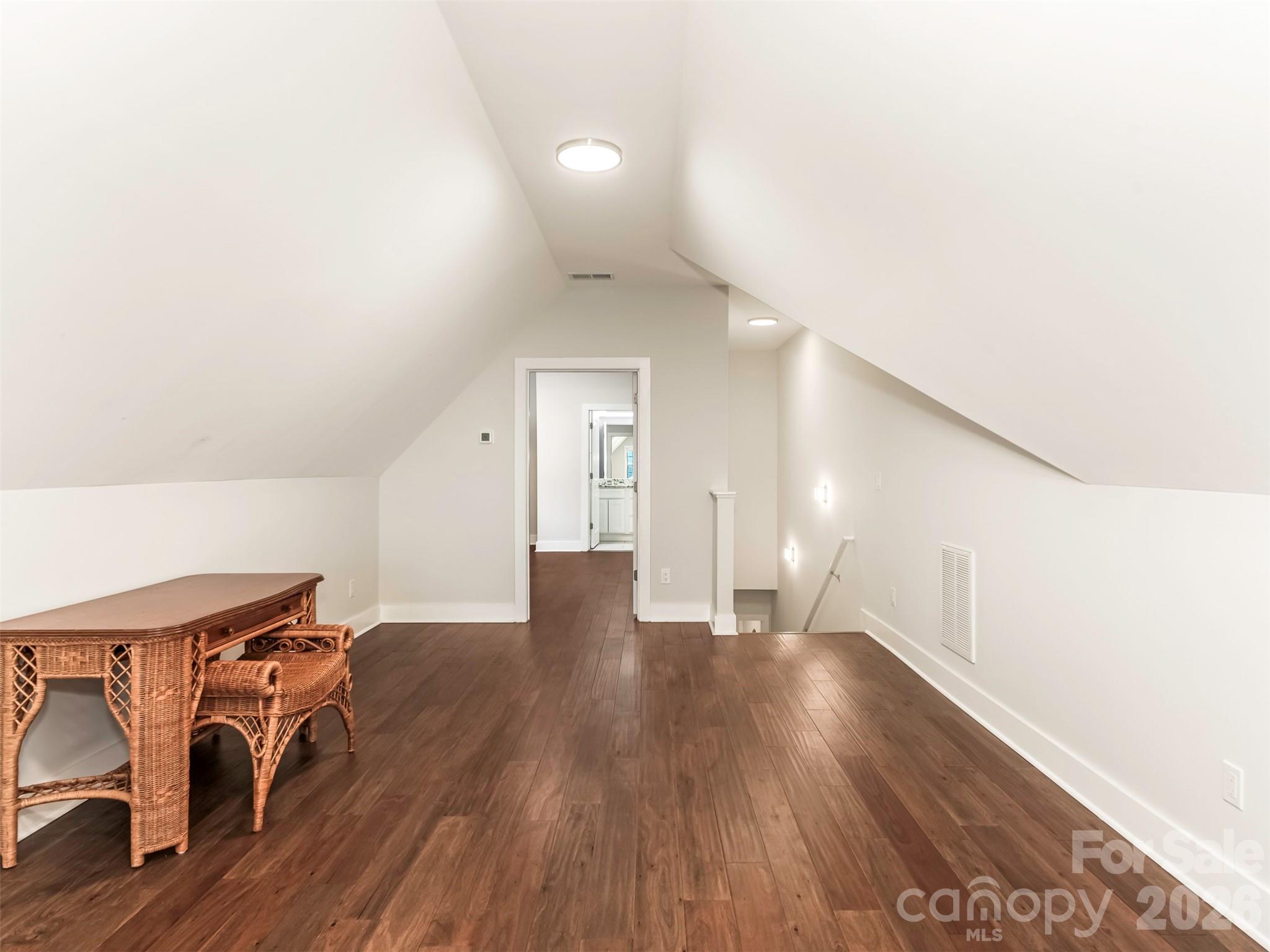 Lakepoint - Residential