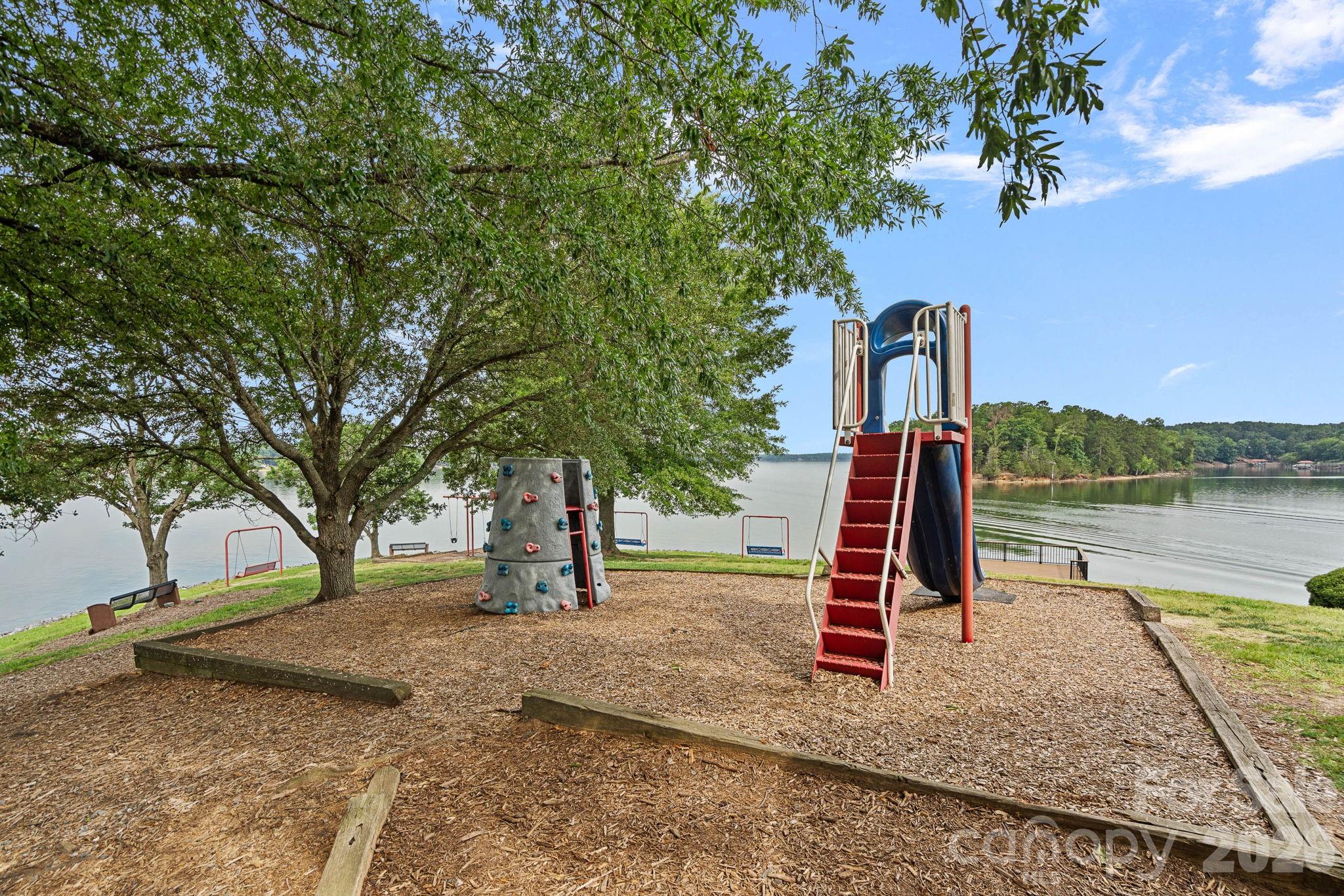 Lake Shore - Residential