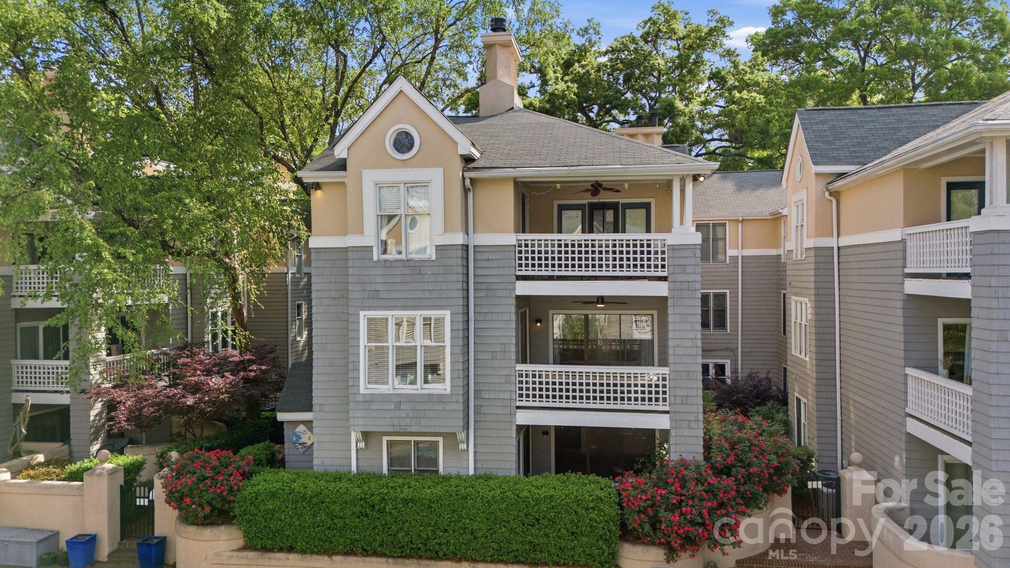 Queens Station - Residential