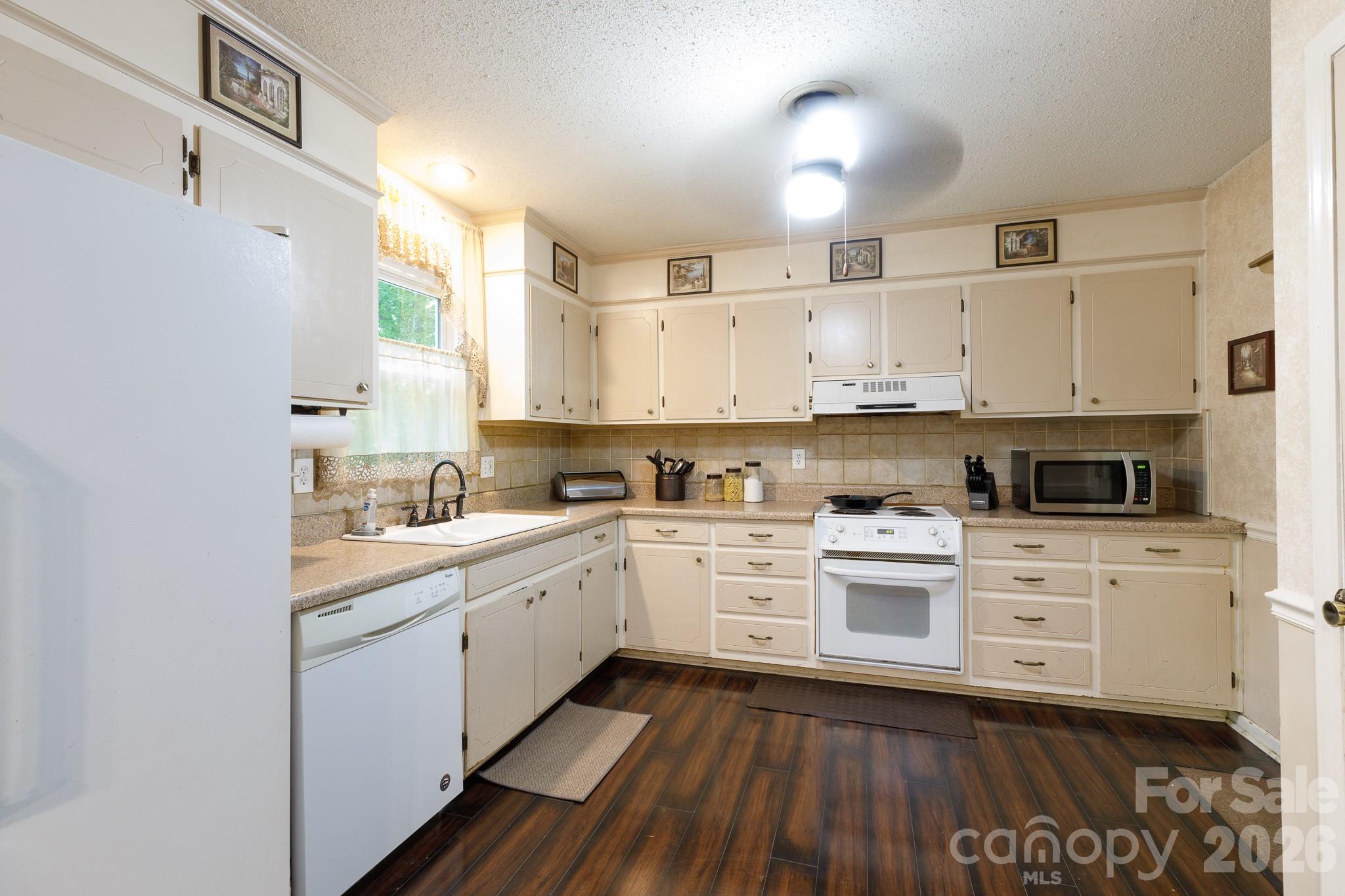 Twin Lakes - Residential