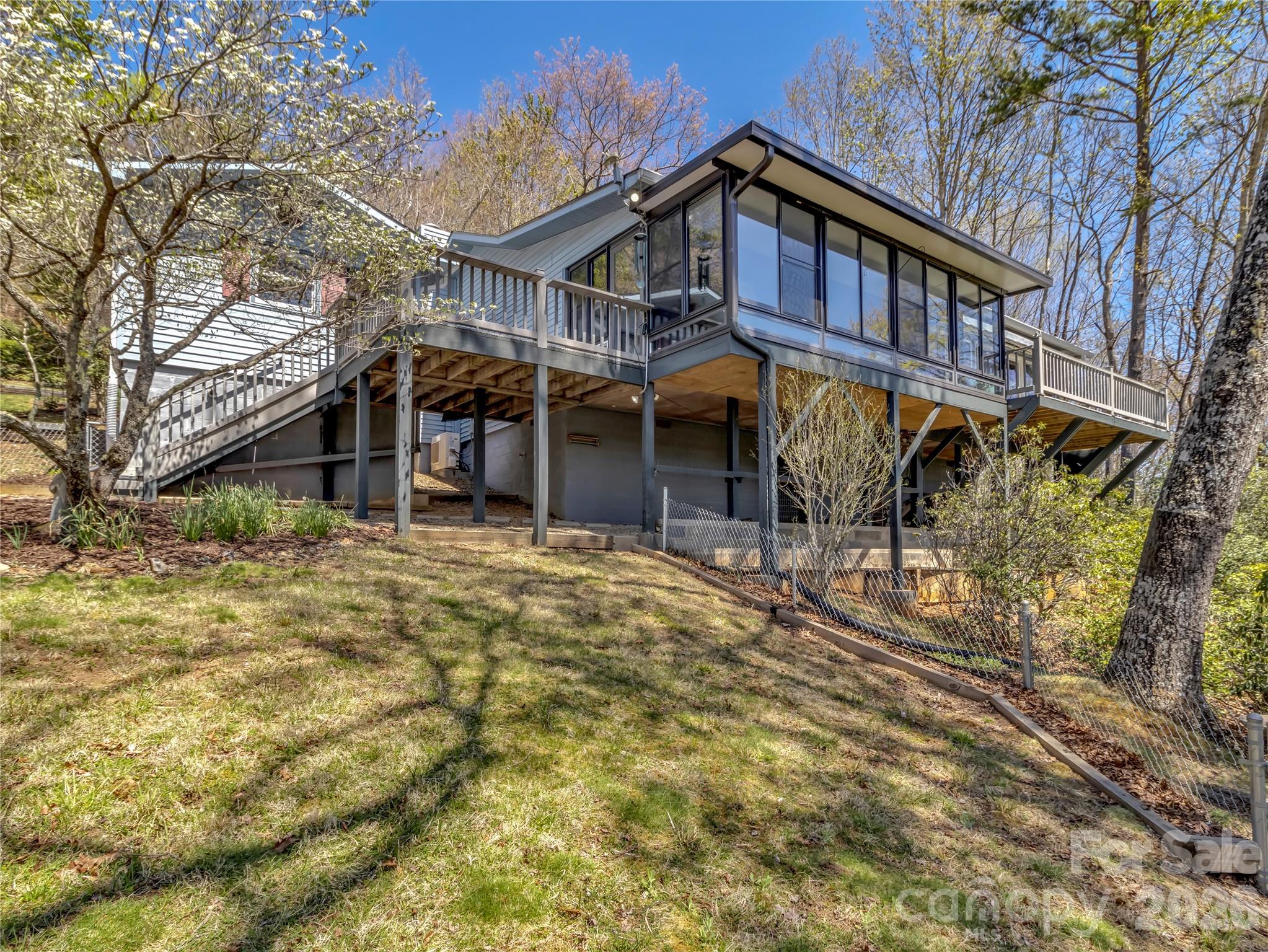 Heritage Mountain - Residential