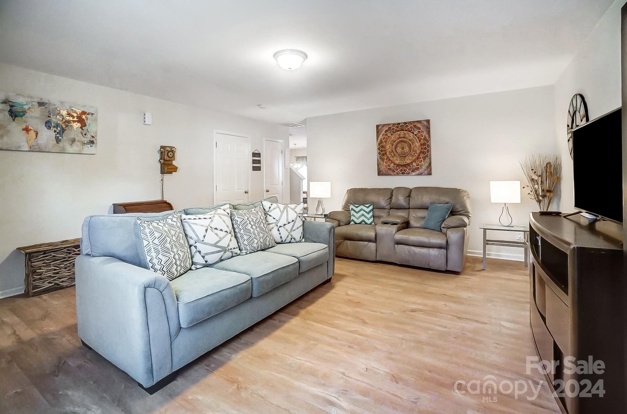 Hammond Lake - Residential