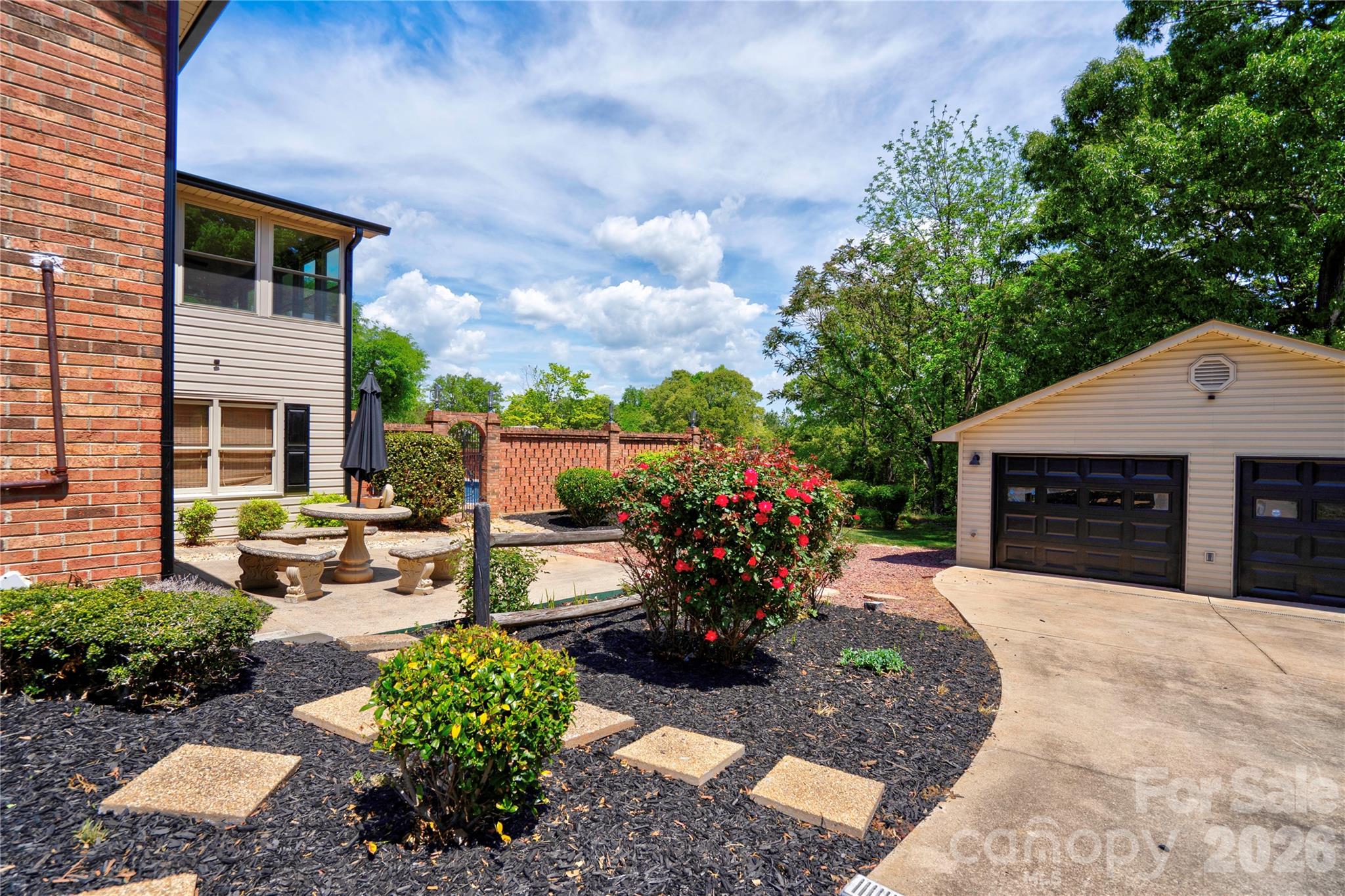 Knollwood - Residential