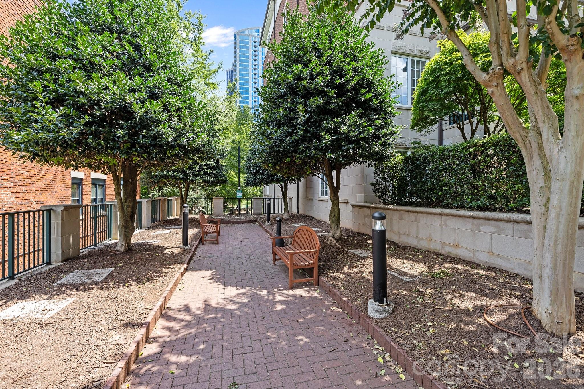 Fifth And Poplar - Residential