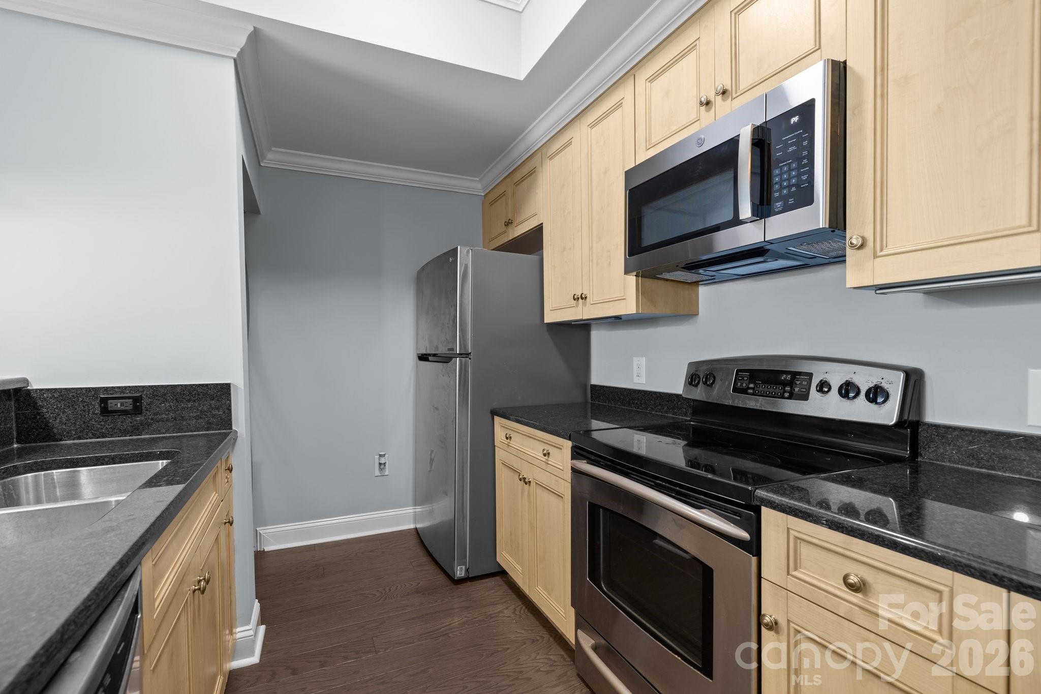 Fifth And Poplar - Residential
